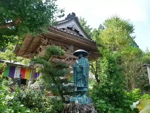 岩本寺の像