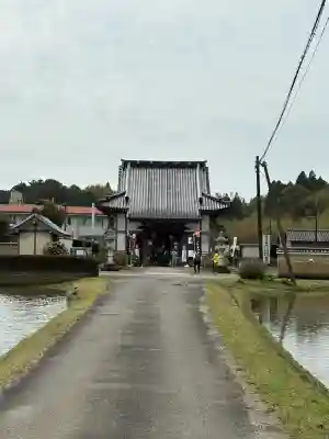 良玄寺の{uncategorized: "未分類", other: "その他", undefined: "問題あり", building: "その他建物", grave: "お墓", sacred_gate: "鳥居", guardian: "狛犬", statue: "像", buddha: "仏像", history: "歴史", nature: "自然", garden: "庭園", animal: "動物", pagoda: "塔", temizu: "手水舎", mountain_gate: "山門・神門", sanctuary: "本殿・本堂", subordinate: "末社・摂社", art: "芸術", scenery: "景色", jizo: "地蔵", ema: "絵馬", goshuin: "御朱印", omikuji: "おみくじ", items: "授与品その他", amulet: "お守り", goshuincho: "御朱印帳", eats: "食事", festival: "お祭り", votive_dance: "神楽", shichigosan: "七五三参", wedding: "結婚式", experience: "体験その他", initially: "初詣", around: "周辺", anti_infection: "感染症対策"}