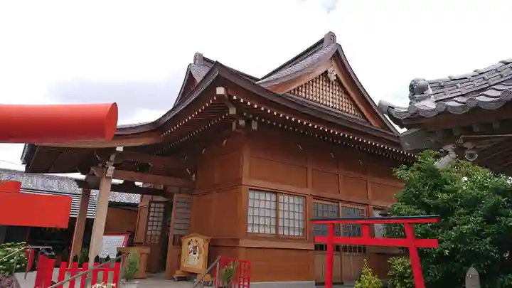 於菊稲荷神社の本殿・本堂