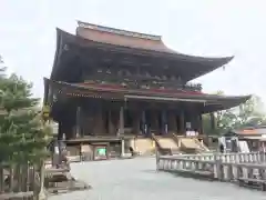 金峯山寺の本殿