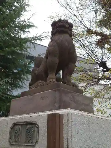 草加神社の狛犬