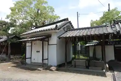 井於神社の手水舎