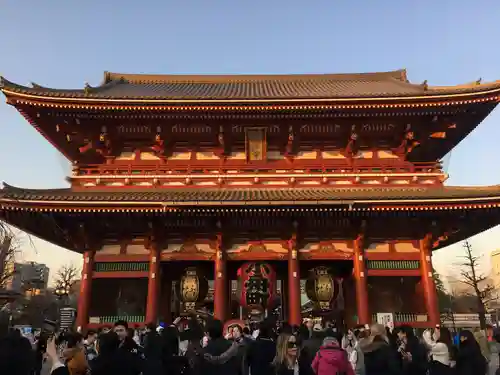 浅草寺の山門