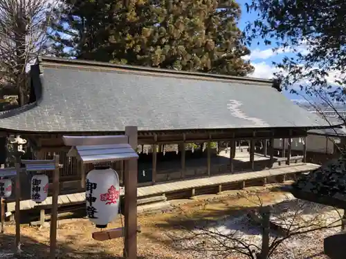 諏訪大社上社前宮の本殿・本堂