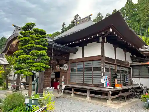 大慈寺の本殿・本堂