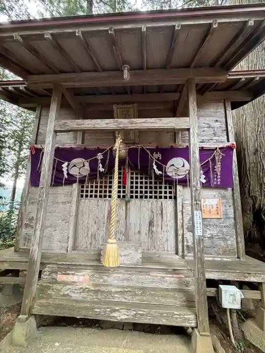 坪沼八幡神社の末社・摂社