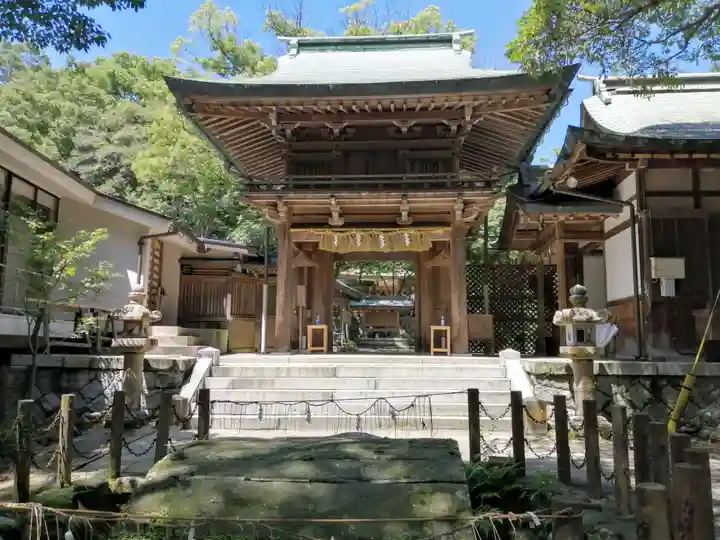 志賀海神社の山門・神門
