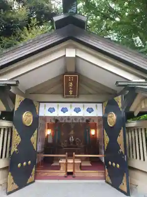 東郷神社の本殿・本堂