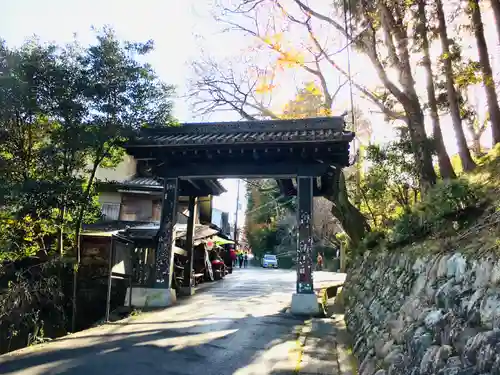 金峯山寺の山門・神門
