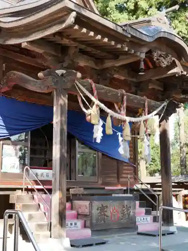 小泉稲荷神社の本殿