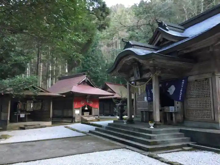 二上神社の本殿・本堂