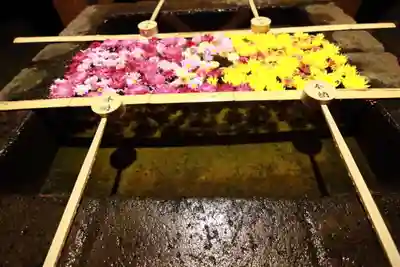 土津神社|こどもと出世の神さまの手水舎