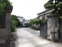 法善寺の山門