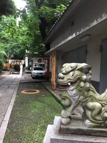 銀杏岡八幡神社の狛犬