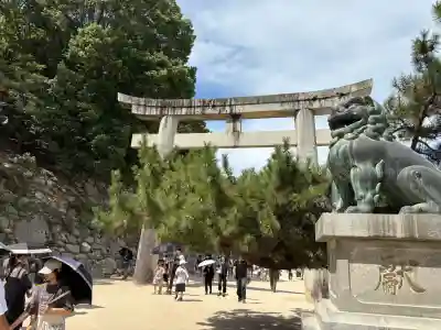 厳島神社の{uncategorized: "未分類", other: "その他", undefined: "問題あり", building: "その他建物", grave: "お墓", sacred_gate: "鳥居", guardian: "狛犬", statue: "像", buddha: "仏像", history: "歴史", nature: "自然", garden: "庭園", animal: "動物", pagoda: "塔", temizu: "手水舎", mountain_gate: "山門・神門", sanctuary: "本殿・本堂", subordinate: "末社・摂社", art: "芸術", scenery: "景色", jizo: "地蔵", ema: "絵馬", goshuin: "御朱印", omikuji: "おみくじ", items: "授与品その他", amulet: "お守り", goshuincho: "御朱印帳", eats: "食事", festival: "お祭り", votive_dance: "神楽", shichigosan: "七五三参", wedding: "結婚式", experience: "体験その他", initially: "初詣", around: "周辺", anti_infection: "感染症対策"}