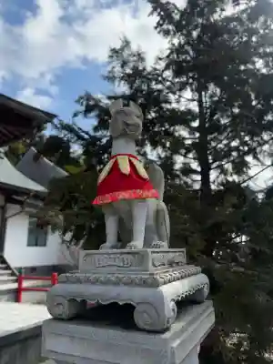 鏡山稲荷神社の{uncategorized: "未分類", other: "その他", undefined: "問題あり", building: "その他建物", grave: "お墓", sacred_gate: "鳥居", guardian: "狛犬", statue: "像", buddha: "仏像", history: "歴史", nature: "自然", garden: "庭園", animal: "動物", pagoda: "塔", temizu: "手水舎", mountain_gate: "山門・神門", sanctuary: "本殿・本堂", subordinate: "末社・摂社", art: "芸術", scenery: "景色", jizo: "地蔵", ema: "絵馬", goshuin: "御朱印", omikuji: "おみくじ", items: "授与品その他", amulet: "お守り", goshuincho: "御朱印帳", eats: "食事", festival: "お祭り", votive_dance: "神楽", shichigosan: "七五三参", wedding: "結婚式", experience: "体験その他", initially: "初詣", around: "周辺", anti_infection: "感染症対策"}