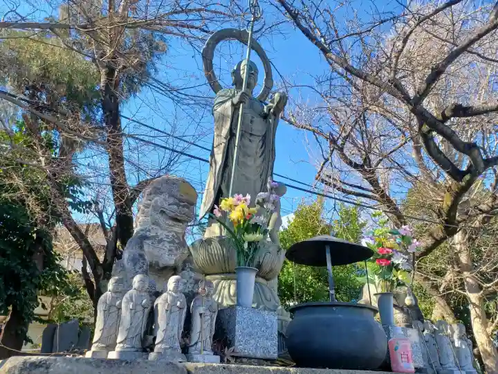 雲竜寺の{uncategorized: "未分類", other: "その他", undefined: "問題あり", building: "その他建物", grave: "お墓", sacred_gate: "鳥居", guardian: "狛犬", statue: "像", buddha: "仏像", history: "歴史", nature: "自然", garden: "庭園", animal: "動物", pagoda: "塔", temizu: "手水舎", mountain_gate: "山門・神門", sanctuary: "本殿・本堂", subordinate: "末社・摂社", art: "芸術", scenery: "景色", jizo: "地蔵", ema: "絵馬", goshuin: "御朱印", omikuji: "おみくじ", items: "授与品その他", amulet: "お守り", goshuincho: "御朱印帳", eats: "食事", festival: "お祭り", votive_dance: "神楽", shichigosan: "七五三参", wedding: "結婚式", experience: "体験その他", initially: "初詣", around: "周辺", anti_infection: "感染症対策"}
