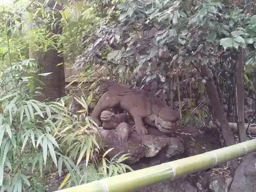 白笹稲荷神社の狛犬