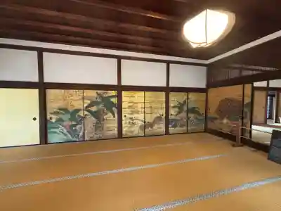 三宝院（三宝院門跡）の{uncategorized: "未分類", other: "その他", undefined: "問題あり", building: "その他建物", grave: "お墓", sacred_gate: "鳥居", guardian: "狛犬", statue: "像", buddha: "仏像", history: "歴史", nature: "自然", garden: "庭園", animal: "動物", pagoda: "塔", temizu: "手水舎", mountain_gate: "山門・神門", sanctuary: "本殿・本堂", subordinate: "末社・摂社", art: "芸術", scenery: "景色", jizo: "地蔵", ema: "絵馬", goshuin: "御朱印", omikuji: "おみくじ", items: "授与品その他", amulet: "お守り", goshuincho: "御朱印帳", eats: "食事", festival: "お祭り", votive_dance: "神楽", shichigosan: "七五三参", wedding: "結婚式", experience: "体験その他", initially: "初詣", around: "周辺", anti_infection: "感染症対策"}