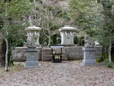 大斎原（熊野本宮大社旧社地）の{uncategorized: "未分類", other: "その他", undefined: "問題あり", building: "その他建物", grave: "お墓", sacred_gate: "鳥居", guardian: "狛犬", statue: "像", buddha: "仏像", history: "歴史", nature: "自然", garden: "庭園", animal: "動物", pagoda: "塔", temizu: "手水舎", mountain_gate: "山門・神門", sanctuary: "本殿・本堂", subordinate: "末社・摂社", art: "芸術", scenery: "景色", jizo: "地蔵", ema: "絵馬", goshuin: "御朱印", omikuji: "おみくじ", items: "授与品その他", amulet: "お守り", goshuincho: "御朱印帳", eats: "食事", festival: "お祭り", votive_dance: "神楽", shichigosan: "七五三参", wedding: "結婚式", experience: "体験その他", initially: "初詣", around: "周辺", anti_infection: "感染症対策"}