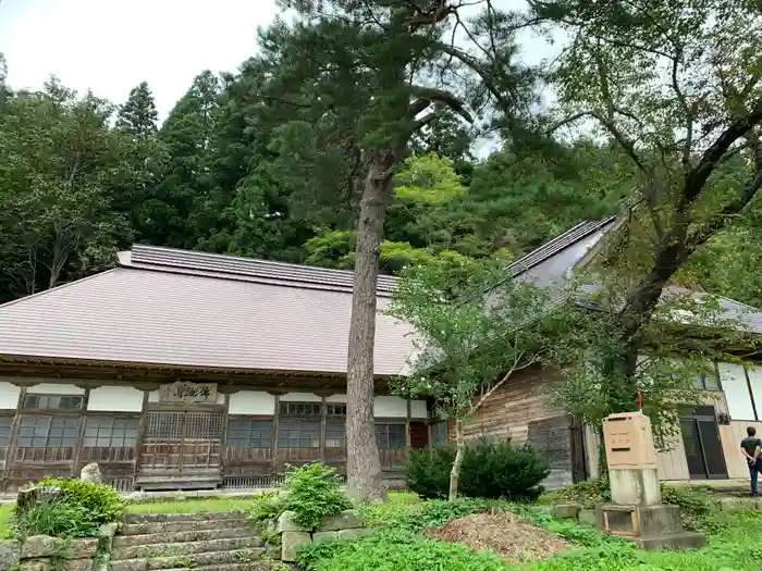 成法寺の本殿