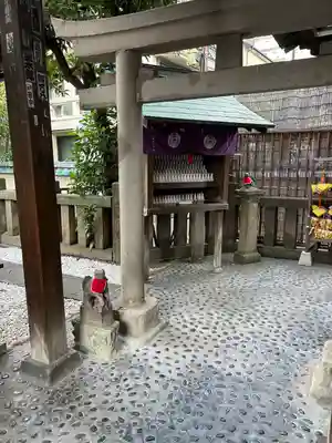 被官稲荷神社の鳥居