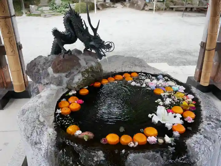 出雲大社相模分祠の手水舎