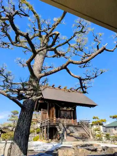岡南神社の{uncategorized: "未分類", other: "その他", undefined: "問題あり", building: "その他建物", grave: "お墓", sacred_gate: "鳥居", guardian: "狛犬", statue: "像", buddha: "仏像", history: "歴史", nature: "自然", garden: "庭園", animal: "動物", pagoda: "塔", temizu: "手水舎", mountain_gate: "山門・神門", sanctuary: "本殿・本堂", subordinate: "末社・摂社", art: "芸術", scenery: "景色", jizo: "地蔵", ema: "絵馬", goshuin: "御朱印", omikuji: "おみくじ", items: "授与品その他", amulet: "お守り", goshuincho: "御朱印帳", eats: "食事", festival: "お祭り", votive_dance: "神楽", shichigosan: "七五三参", wedding: "結婚式", experience: "体験その他", initially: "初詣", around: "周辺", anti_infection: "感染症対策"}