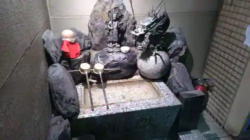 三瀧山不動院の手水舎
