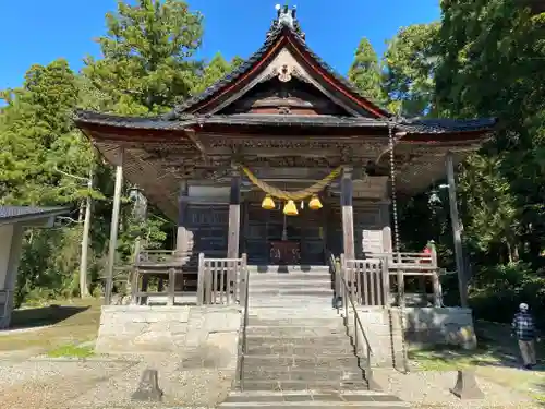 二上射水神社の本殿