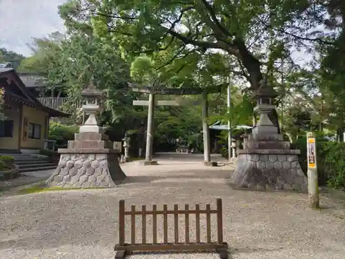 六所神社の鳥居