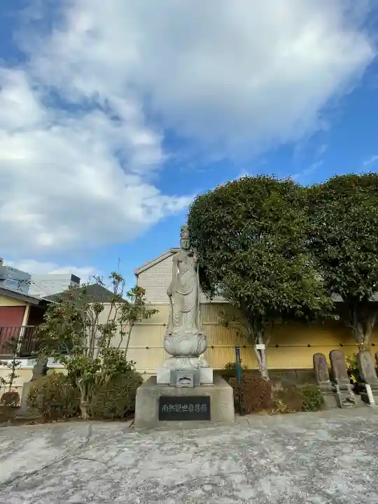 正覚院の{uncategorized: "未分類", other: "その他", undefined: "問題あり", building: "その他建物", grave: "お墓", sacred_gate: "鳥居", guardian: "狛犬", statue: "像", buddha: "仏像", history: "歴史", nature: "自然", garden: "庭園", animal: "動物", pagoda: "塔", temizu: "手水舎", mountain_gate: "山門・神門", sanctuary: "本殿・本堂", subordinate: "末社・摂社", art: "芸術", scenery: "景色", jizo: "地蔵", ema: "絵馬", goshuin: "御朱印", omikuji: "おみくじ", items: "授与品その他", amulet: "お守り", goshuincho: "御朱印帳", eats: "食事", festival: "お祭り", votive_dance: "神楽", shichigosan: "七五三参", wedding: "結婚式", experience: "体験その他", initially: "初詣", around: "周辺", anti_infection: "感染症対策"}