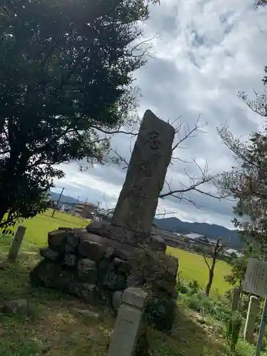 朝田神社の塔