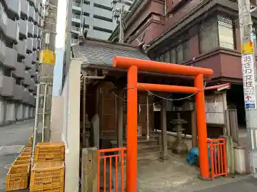 伏見稲荷神社の{uncategorized: "未分類", other: "その他", undefined: "問題あり", building: "その他建物", grave: "お墓", sacred_gate: "鳥居", guardian: "狛犬", statue: "像", buddha: "仏像", history: "歴史", nature: "自然", garden: "庭園", animal: "動物", pagoda: "塔", temizu: "手水舎", mountain_gate: "山門・神門", sanctuary: "本殿・本堂", subordinate: "末社・摂社", art: "芸術", scenery: "景色", jizo: "地蔵", ema: "絵馬", goshuin: "御朱印", omikuji: "おみくじ", items: "授与品その他", amulet: "お守り", goshuincho: "御朱印帳", eats: "食事", festival: "お祭り", votive_dance: "神楽", shichigosan: "七五三参", wedding: "結婚式", experience: "体験その他", initially: "初詣", around: "周辺", anti_infection: "感染症対策"}
