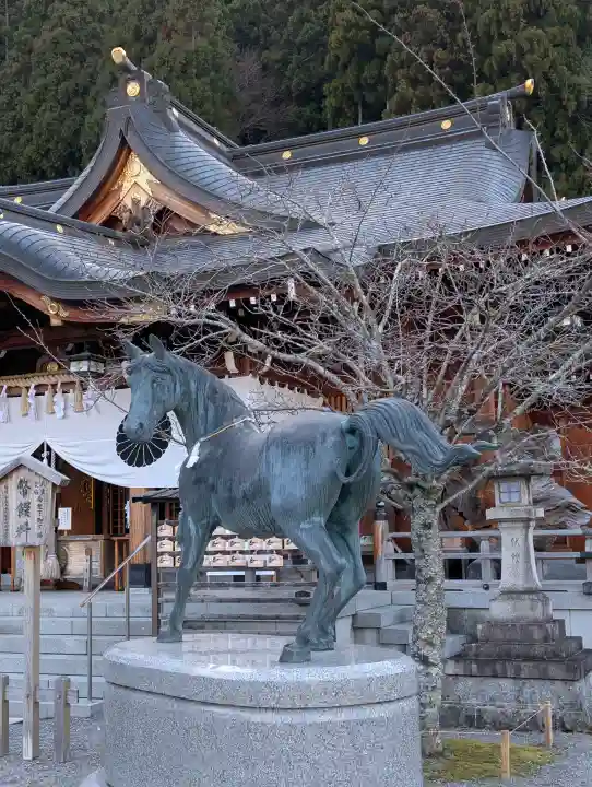 丹生川上神社(上社)の{uncategorized: "未分類", other: "その他", undefined: "問題あり", building: "その他建物", grave: "お墓", sacred_gate: "鳥居", guardian: "狛犬", statue: "像", buddha: "仏像", history: "歴史", nature: "自然", garden: "庭園", animal: "動物", pagoda: "塔", temizu: "手水舎", mountain_gate: "山門・神門", sanctuary: "本殿・本堂", subordinate: "末社・摂社", art: "芸術", scenery: "景色", jizo: "地蔵", ema: "絵馬", goshuin: "御朱印", omikuji: "おみくじ", items: "授与品その他", amulet: "お守り", goshuincho: "御朱印帳", eats: "食事", festival: "お祭り", votive_dance: "神楽", shichigosan: "七五三参", wedding: "結婚式", experience: "体験その他", initially: "初詣", around: "周辺", anti_infection: "感染症対策"}