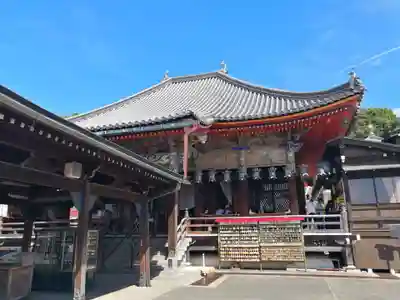 中山寺の本殿・本堂