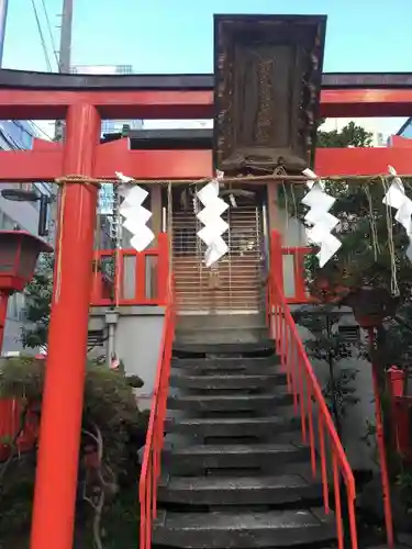 講武稲荷神社の鳥居