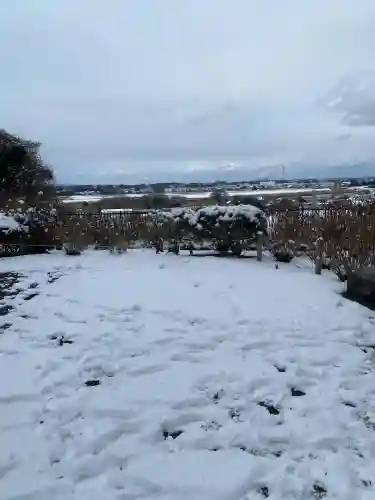 水戸八幡宮の{uncategorized: "未分類", other: "その他", undefined: "問題あり", building: "その他建物", grave: "お墓", sacred_gate: "鳥居", guardian: "狛犬", statue: "像", buddha: "仏像", history: "歴史", nature: "自然", garden: "庭園", animal: "動物", pagoda: "塔", temizu: "手水舎", mountain_gate: "山門・神門", sanctuary: "本殿・本堂", subordinate: "末社・摂社", art: "芸術", scenery: "景色", jizo: "地蔵", ema: "絵馬", goshuin: "御朱印", omikuji: "おみくじ", items: "授与品その他", amulet: "お守り", goshuincho: "御朱印帳", eats: "食事", festival: "お祭り", votive_dance: "神楽", shichigosan: "七五三参", wedding: "結婚式", experience: "体験その他", initially: "初詣", around: "周辺", anti_infection: "感染症対策"}