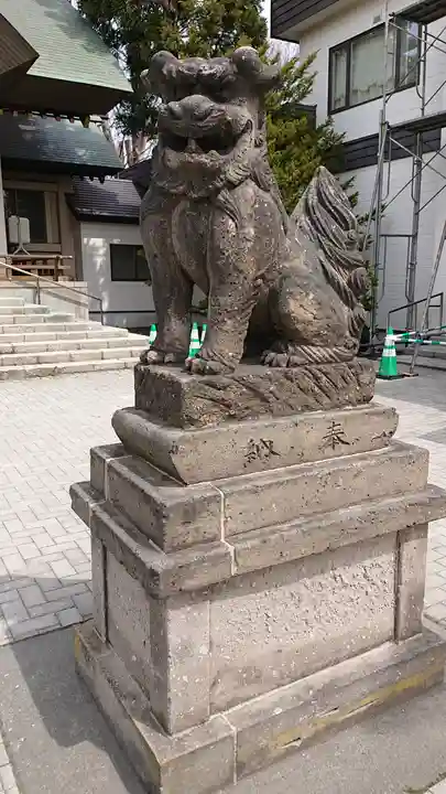 烈々布神社の狛犬