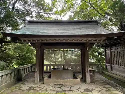 雄山神社前立社壇の手水