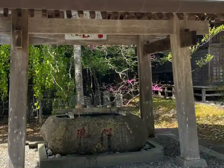 天照御祖神社の手水舎