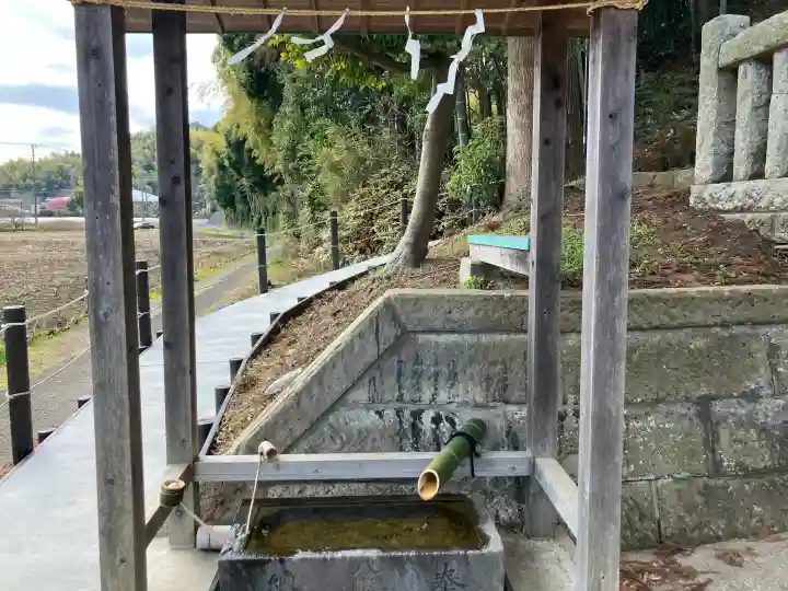 舞岡八幡宮の{uncategorized: "未分類", other: "その他", undefined: "問題あり", building: "その他建物", grave: "お墓", sacred_gate: "鳥居", guardian: "狛犬", statue: "像", buddha: "仏像", history: "歴史", nature: "自然", garden: "庭園", animal: "動物", pagoda: "塔", temizu: "手水舎", mountain_gate: "山門・神門", sanctuary: "本殿・本堂", subordinate: "末社・摂社", art: "芸術", scenery: "景色", jizo: "地蔵", ema: "絵馬", goshuin: "御朱印", omikuji: "おみくじ", items: "授与品その他", amulet: "お守り", goshuincho: "御朱印帳", eats: "食事", festival: "お祭り", votive_dance: "神楽", shichigosan: "七五三参", wedding: "結婚式", experience: "体験その他", initially: "初詣", around: "周辺", anti_infection: "感染症対策"}
