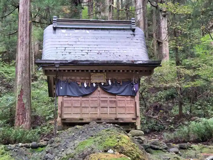 雄山神社中宮祈願殿(富山県)