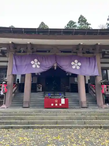 日石寺の本殿・本堂