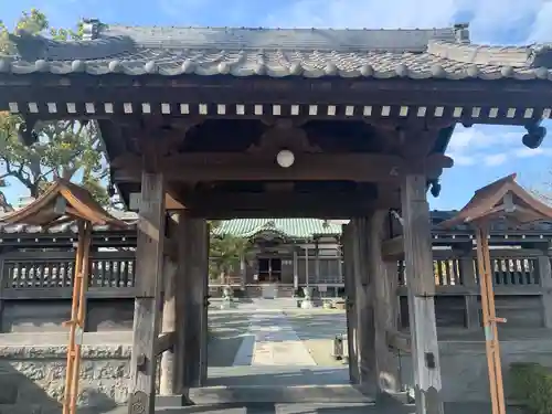 信隆寺の山門・神門