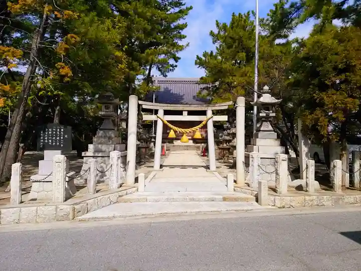 稲荷神社(伏見屋稲荷神社)の鳥居