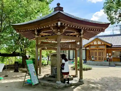 與止日女神社の手水舎