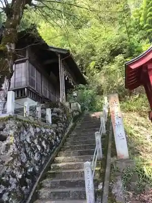 敷山神社の本殿