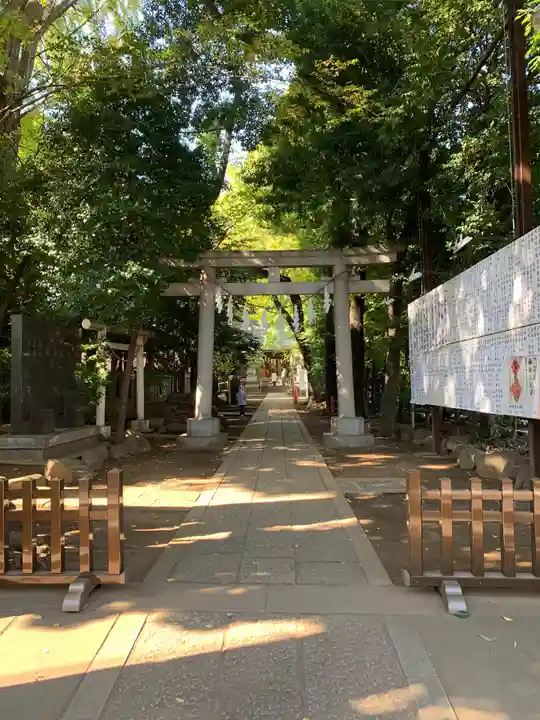 神明氷川神社の鳥居