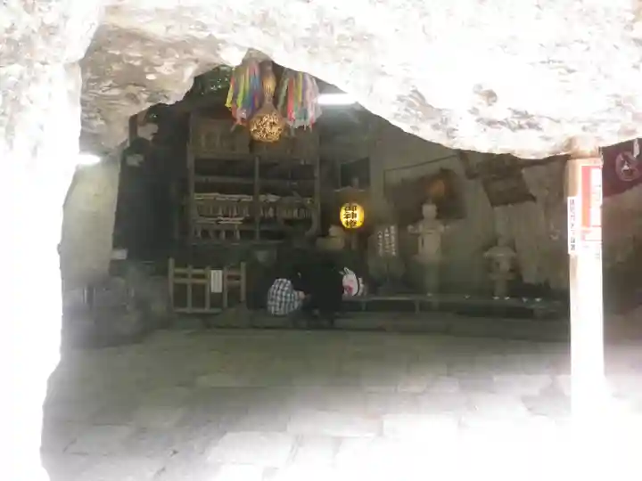 銭洗弁財天宇賀福神社の本殿・本堂